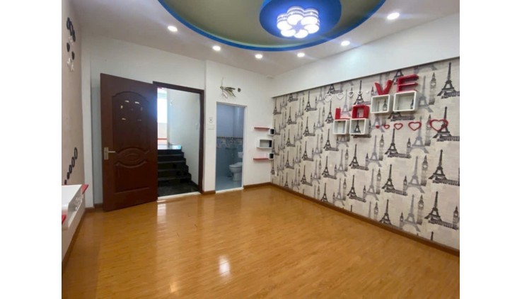Ngộp Âu Cơ - Vòng Xoay Lê Đại Hành - 64m2 - HXH ngủ trong nhà